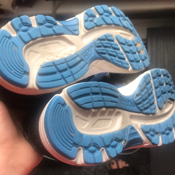 Bundle of ASICS running shoes - Picture 5 of 5